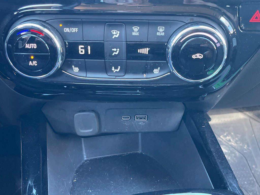 Used 2025 Chevrolet Trax LT w/ Driver Confidence Package FWD image 12