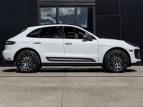 Certified 2026 Porsche Macan Turbo AWD/4WD image 12