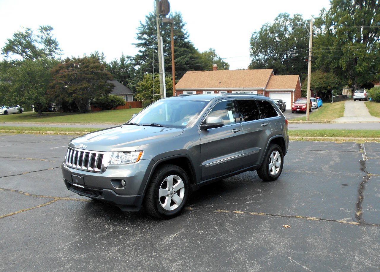 Used 2013 Jeep Grand Cherokee Laredo AWD/4WD image 1