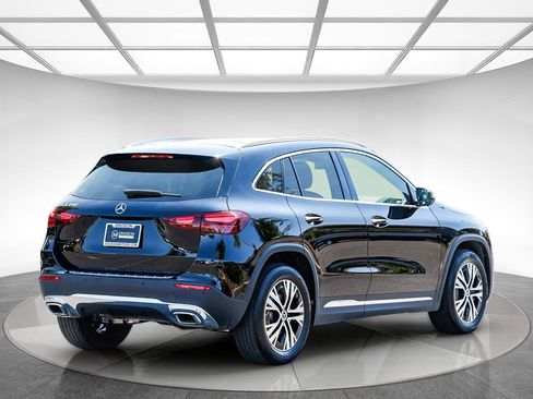 Certified 2025 Mercedes-Benz GLA 250 image 4