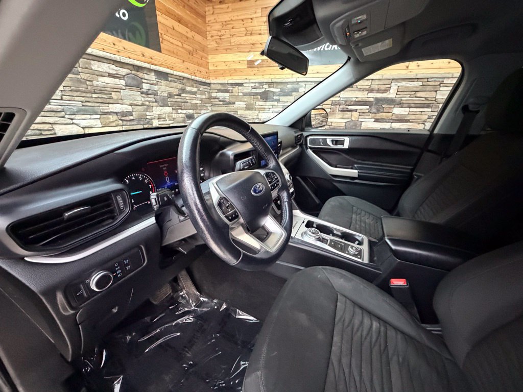Used 2021 Ford Explorer XLT AWD/4WD image 11