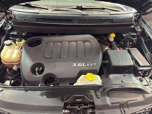 Used 2015 Dodge Journey R/T w/ Flexible Seating Group image 30