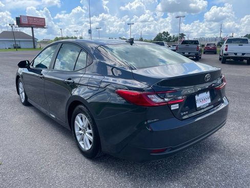 Used 2026 Toyota Camry LE w/ Convenience Package FWD image 5