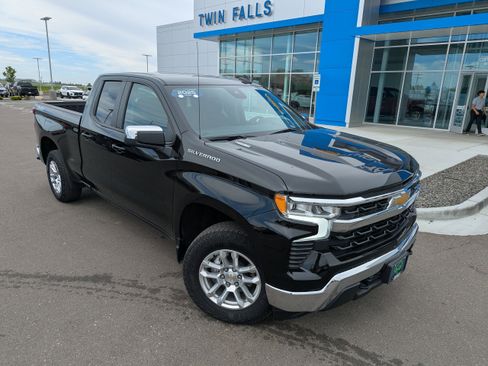 Certified 2025 Chevrolet Silverado 1500 LT AWD/4WD image 4