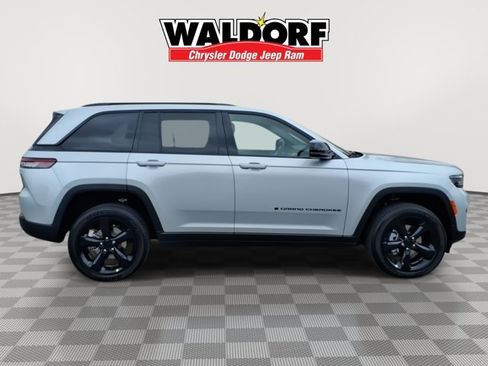 New 2025 Jeep Grand Cherokee L Limited w/ Luxury Tech Group II AWD/4WD image 2
