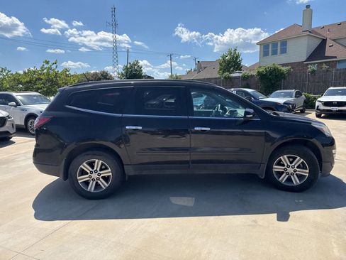 Used 2017 Chevrolet Traverse LT FWD image 9