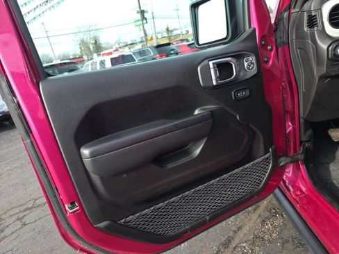 Used 2024 Jeep Gladiator Sport image 13