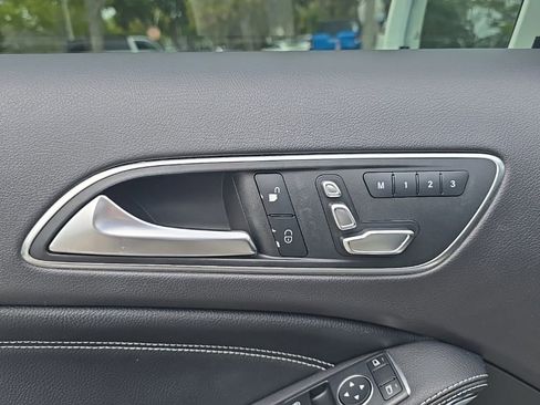 Used 2020 Mercedes-Benz GLA 250 GLA 250 image 13