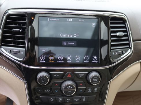 Used 2021 Jeep Grand Cherokee Overland AWD/4WD image 27