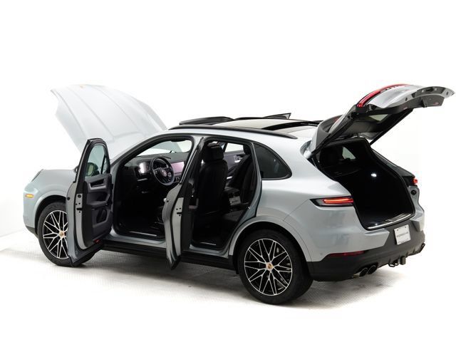 Certified 2026 Porsche Cayenne AWD/4WD image 26