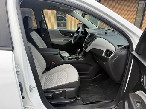 Used 2021 Chevrolet Equinox LS w/ LPO, Blackout Package AWD/4WD image 24