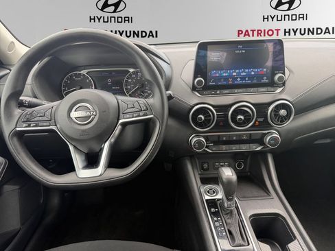 Used 2024 Nissan Sentra SV FWD image 10