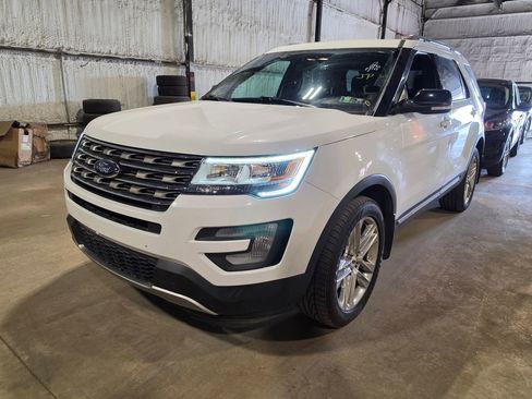 Used 2017 Ford Explorer XLT w/ Equipment Group 201A AWD/4WD image 1