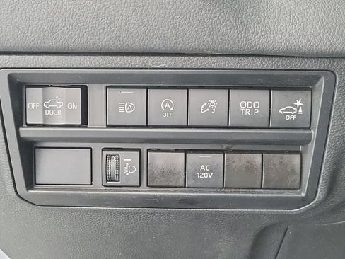 Used 2023 Toyota Tundra Limited w/ Power Package AWD/4WD image 32