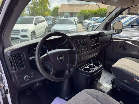 Used 2014 Chevrolet Express 1500 RWD image 11