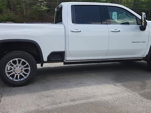 Used 2024 Chevrolet Silverado 3500 LTZ w/ LTZ Premium Package image 8