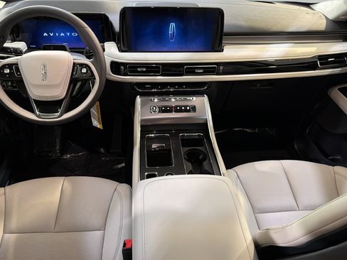 New 2026 Lincoln Aviator 2WD image 15