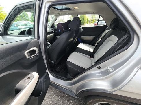 Certified 2024 Hyundai Venue SEL FWD image 21