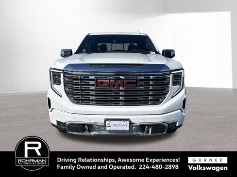 Used 2024 GMC Sierra 1500 Denali w/ Technology Package AWD/4WD image 3