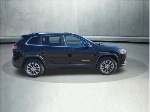 Used 2019 Jeep Cherokee Latitude Plus w/ Cold Weather Group AWD/4WD image 7