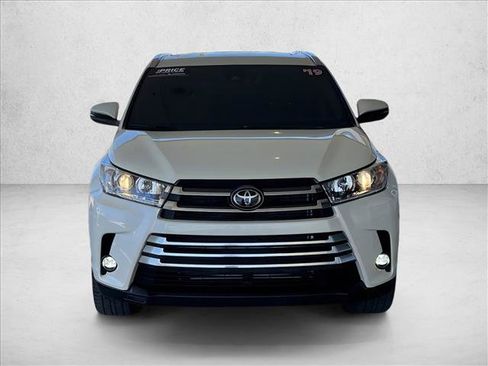 Used 2019 Toyota Highlander Limited FWD image 7