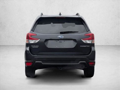 Used 2019 Subaru Forester Premium w/ All-Weather Package image 7