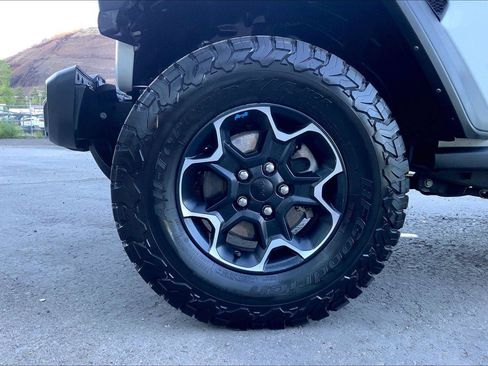 Used 2022 Jeep Wrangler Unlimited Rubicon 4xe AWD/4WD image 9