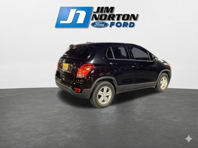 Used 2020 Chevrolet Trax LS w/ Tint and Cruise Package FWD image 9