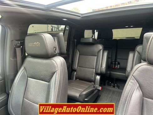 Used 2021 Chevrolet Suburban High Country w/ Premium Package AWD/4WD image 18
