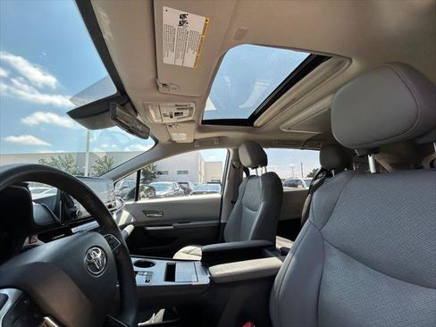 Certified 2023 Toyota Sienna Limited AWD/4WD image 12