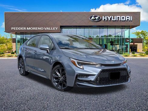 Used 2024 Toyota Corolla SE image 2