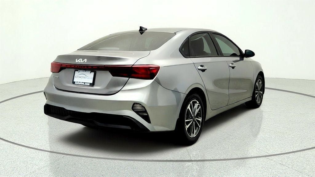 Used 2023 Kia Forte LXS FWD image 5