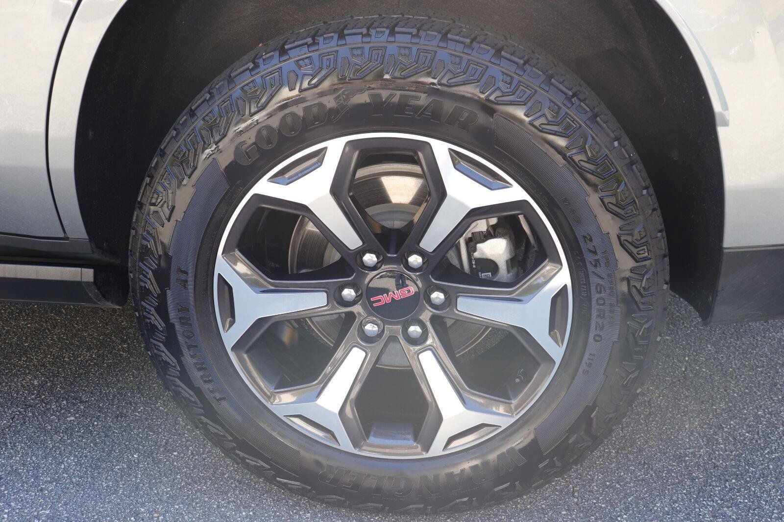 Used 2026 GMC Yukon AT4 Ultimate w/ LPO, Floor Liner Package AWD/4WD image 33
