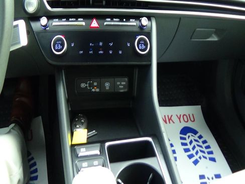 Used 2025 Hyundai Sonata SEL FWD image 28