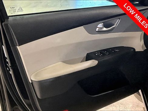 Used 2022 Kia Forte LXS w/ LXS Technology Package FWD image 21