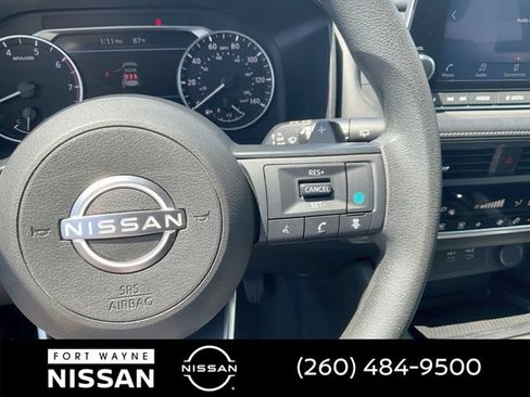 Used 2024 Nissan Rogue SV AWD/4WD image 22