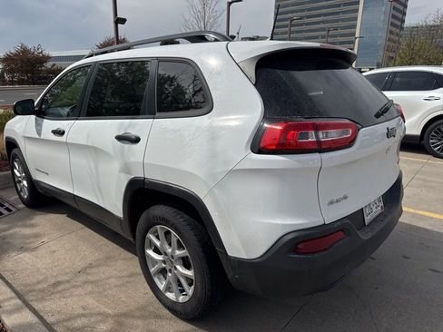 Used 2016 Jeep Cherokee Sport w/ Cold Weather Group image 4