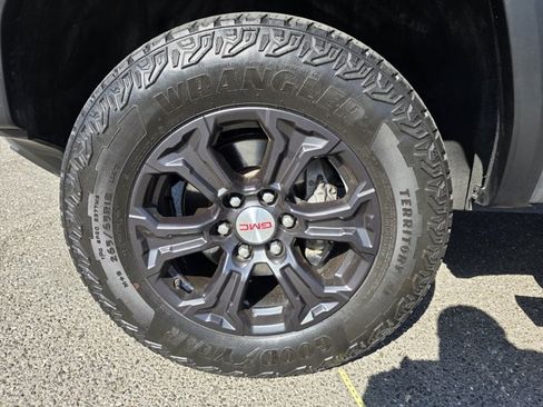 Used 2023 GMC Canyon Elevation w/ Convenience Package AWD/4WD image 4