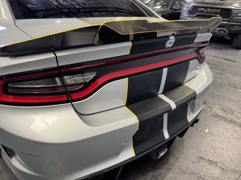 Used 2019 Dodge Charger Scat Pack w/ Navigation & Travel Group RWD image 9