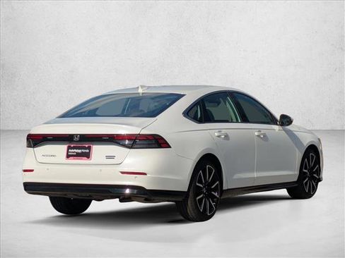 Used 2025 Honda Accord Touring image 5