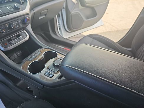 Certified 2023 GMC Acadia SLE w/ Driver Convenience Package image 28