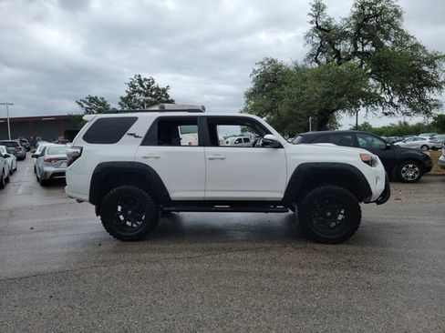 Used 2019 Toyota 4Runner TRD Off-Road Premium image 4