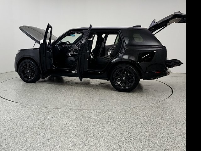 Used 2025 Land Rover Range Rover Long Wheelbase SE AWD/4WD image 12