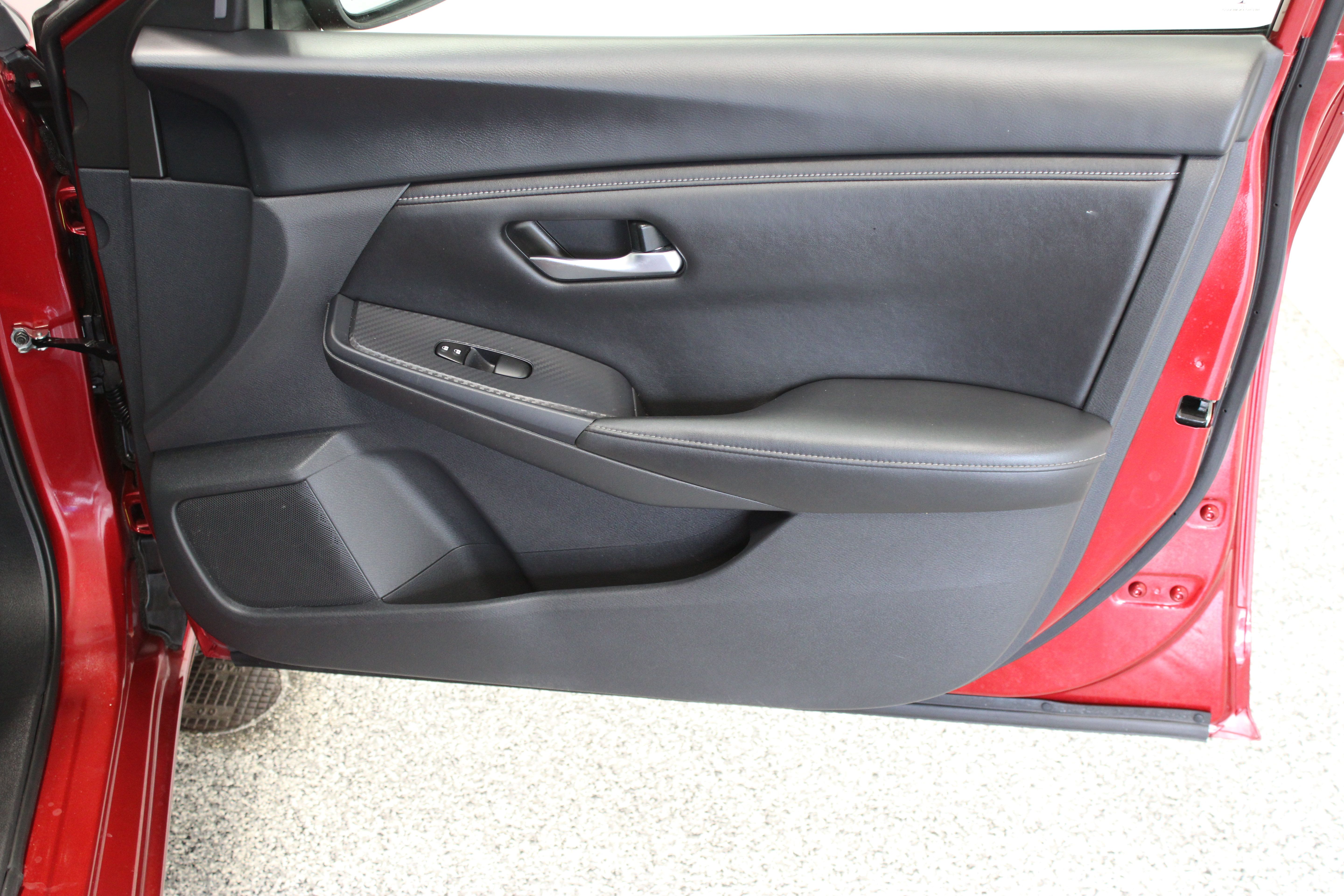 Used 2024 Nissan Sentra SV FWD image 33