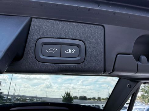 Certified 2024 Volvo XC60 B5 Plus w/ Protection Package Premier AWD/4WD image 22
