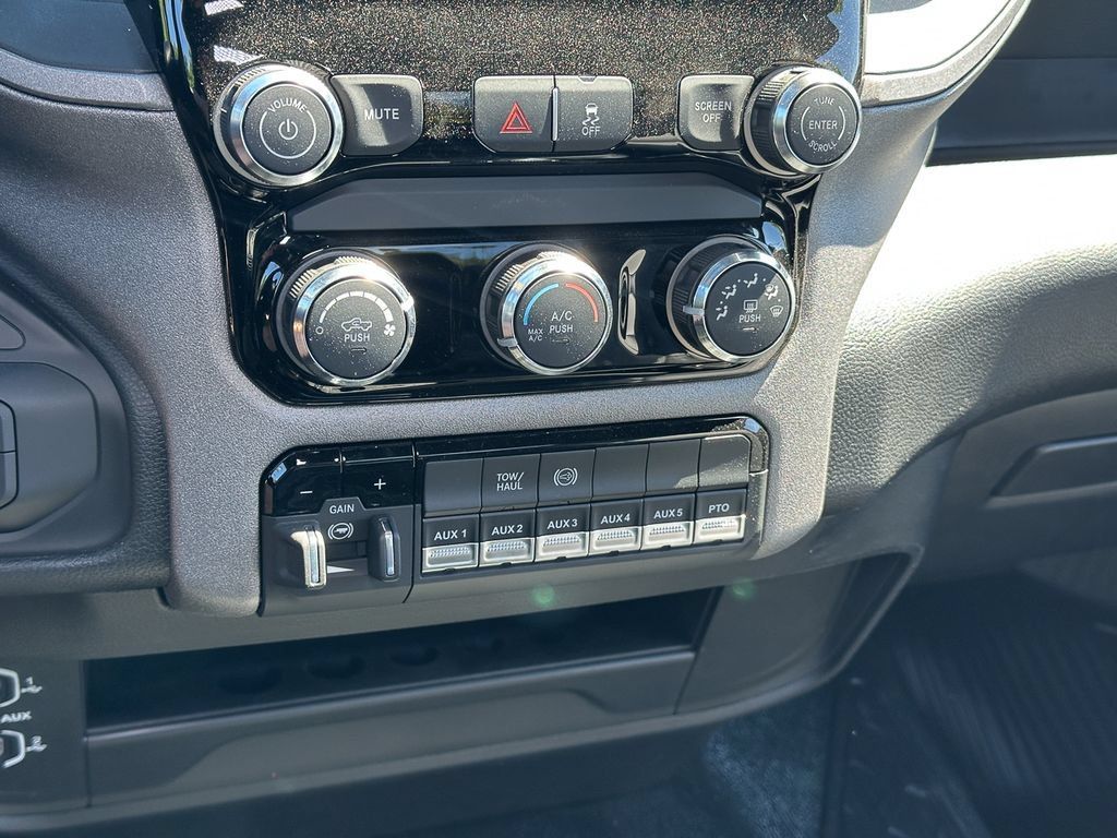 New 2026 RAM 5500 Tradesman w/ Chrome Appearance Group AWD/4WD image 24