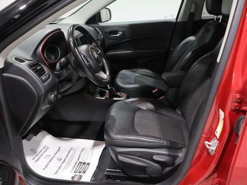 Used 2018 Jeep Compass Trailhawk w/ Cold Weather Group AWD/4WD image 9
