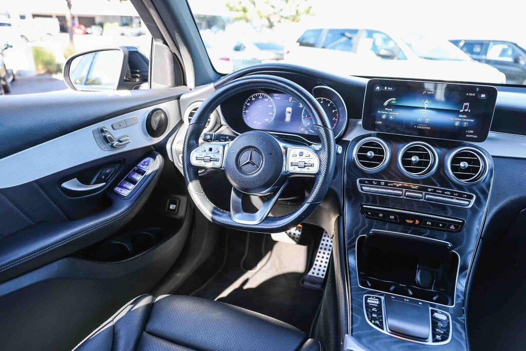 Used 2022 Mercedes-Benz GLC 300 4MATIC image 4