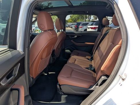 Used 2023 Audi Q7 3.0T Prestige AWD/4WD image 13