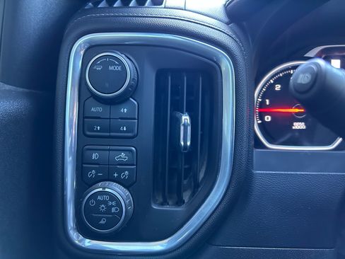 Used 2022 Chevrolet Silverado 1500 High Country w/ LPO, Dark Essentials Package AWD/4WD image 16